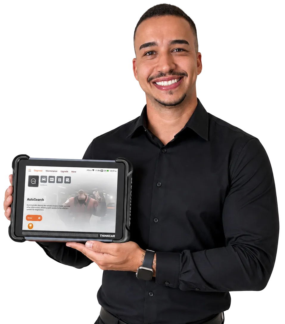 Técnico especialista com scanner automotivo